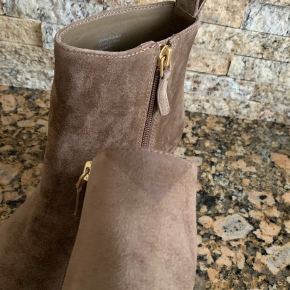 Tory Burch Suede Logo Lug Sole Wedge Boot - Picture 8 of 8